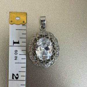 BNIB 18KGP rhinestone pendant